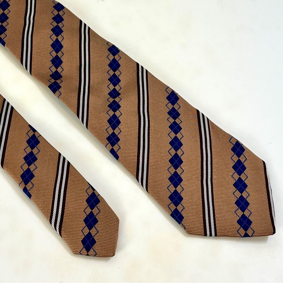 Burberry London Tie - Picture 8 of 8